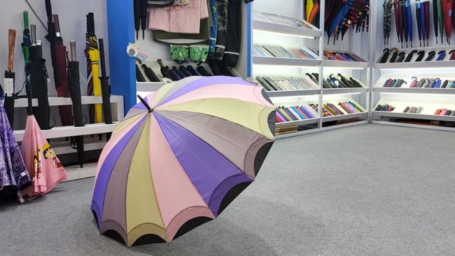 广交会现场直击 优安纳伞业爆款产品引领市场新风尚