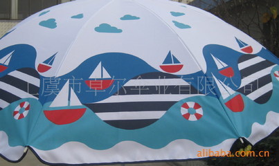 供应白色清爽沙滩伞——上虞市卓尔伞业专业制造商